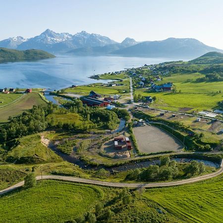 Storjord Farmstay Ranchhouse Kvaloya ภายนอก รูปภาพ